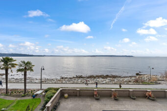 #203 – 150 24th Street